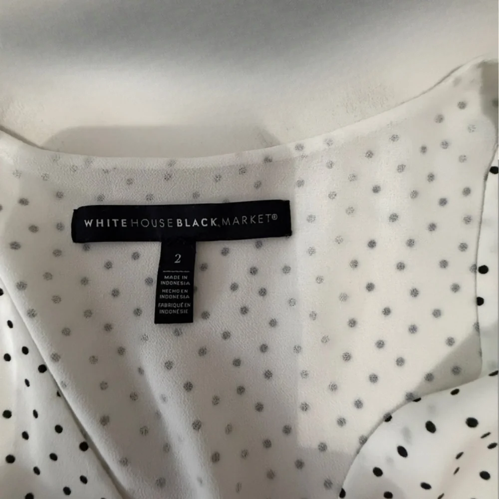 White House Black Market White Blouse with Black Dots. Size 2 - Picture 4 of 7